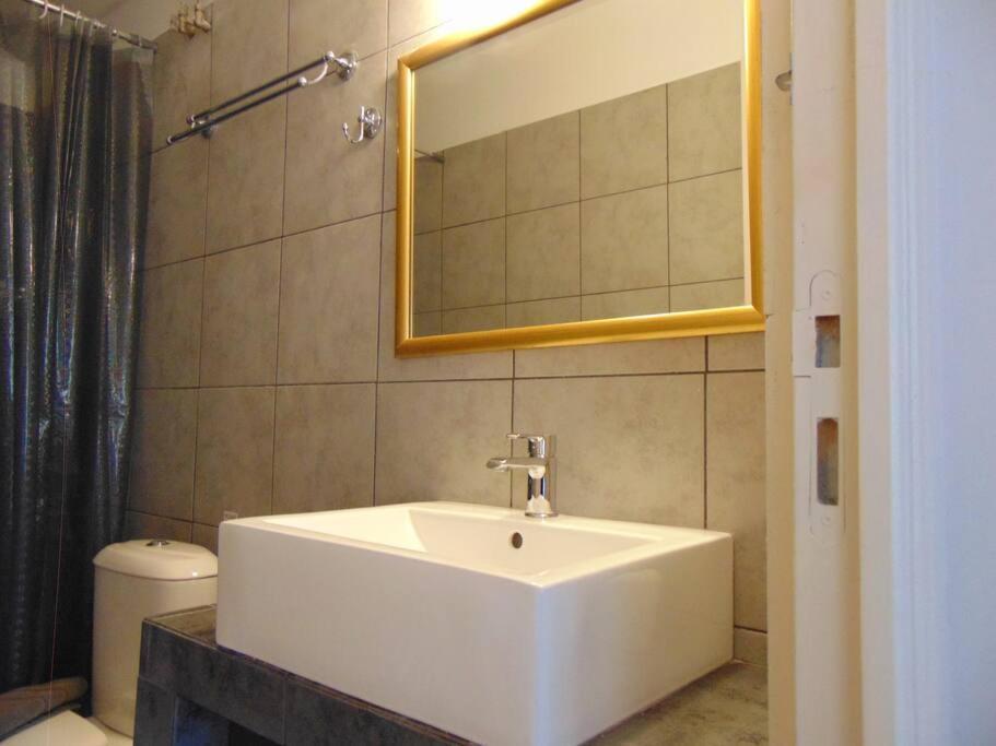 Metropolis A2 - Υπέροχη Ανακαινισμένη Σουίτα Appartement Athene Buitenkant foto